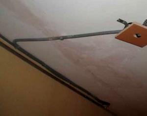 Крепление люстры к натяжному потолку Как правильно повесить люстру натяжной потолок